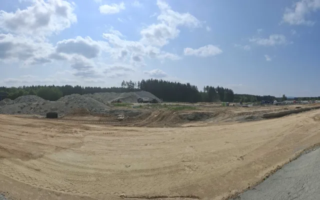 Kvůli probíhající modernizaci rozvadovské odpočívky se na příjezdu do ČR mění podoba dopravních omezení