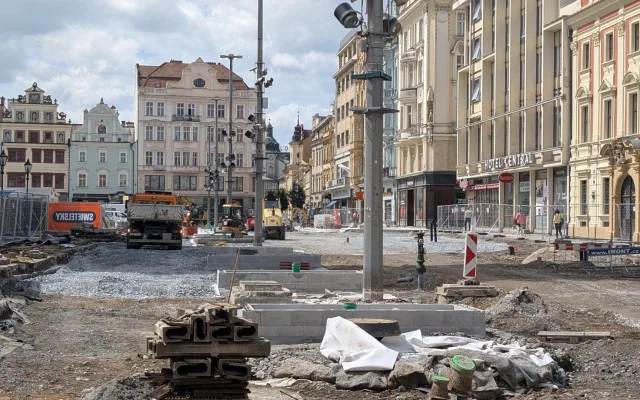 NPÚ najednou změnil názor, reaguje město na ostrou kritiku úprav náměstí