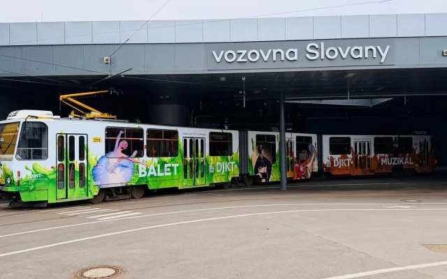 Svou tramvaj mělo i plzeňské divadlo, foto: DJKT Plzeň