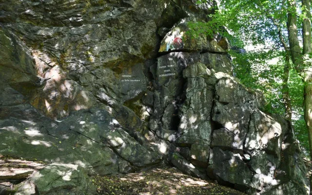Romantická vyhlídka Kozí bouda nad Berounkou je celá v novém a vybízí k návštěvě