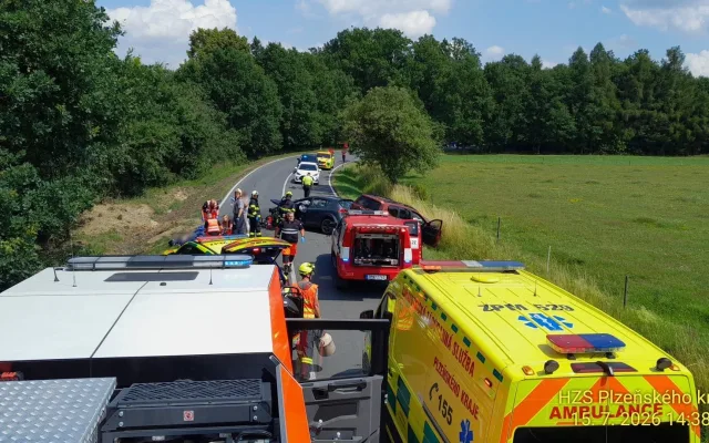 Při střetu dvou aut se zranili tři lidé, pomoc přivolal systém eCall