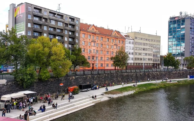Náplavka bojuje o cenu za architekturu, mezinárodní porota ji poslala do užšího výběru
