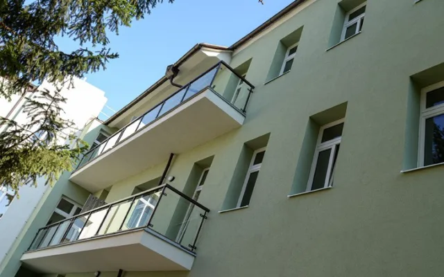 Rekonstrukce domu ve Smetanových sadech za 40 milionů skončila. Nabídne osm bytů