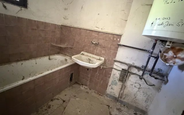 V šumavském zámku Palvínov má vzniknout 36 apartmánů. Místní obyvatelé jsou proti