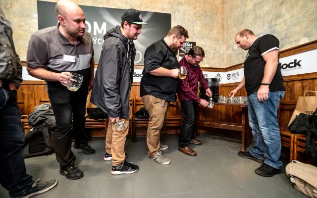 Představení Sedmi spolčených