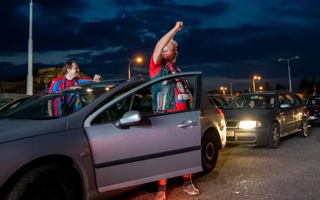 FOTOGALERIE: Fanoušci sledovali zápas Viktorky v autokině