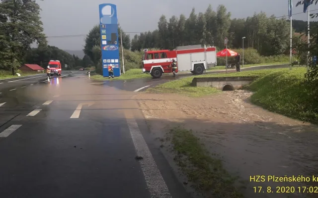 FOTOGALERIE: Přívalový liják se přehnal Plzeňským krajem