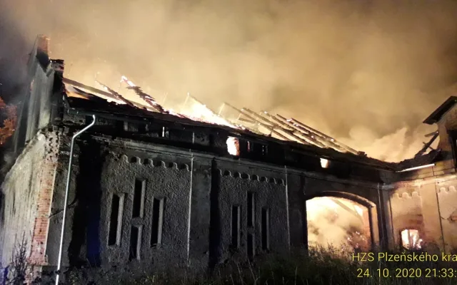 FOTOGALERIE: Požár zemědělského objektu