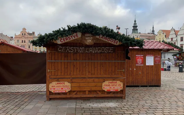 FOTOGALERIE: Uzavřené stánky na vánočních trzích