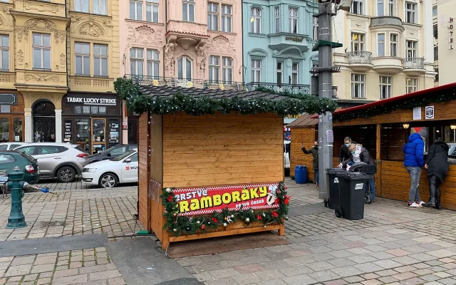 FOTOGALERIE: Uzavřené stánky na vánočních trzích