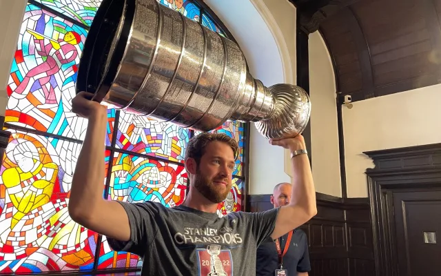 FOTOGALERIE: Pavel Francouz přivezl Stanley Cup do Plzně