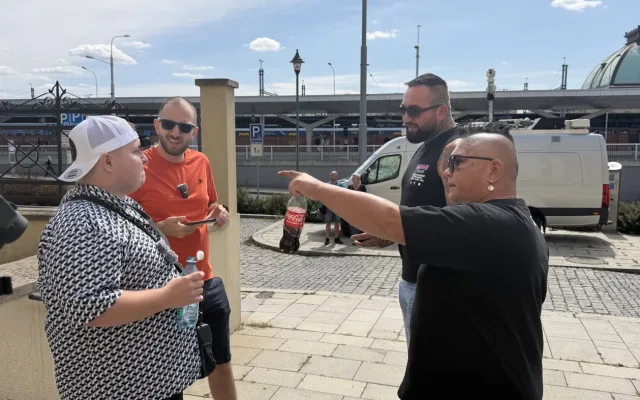 Před soudem to vřelo