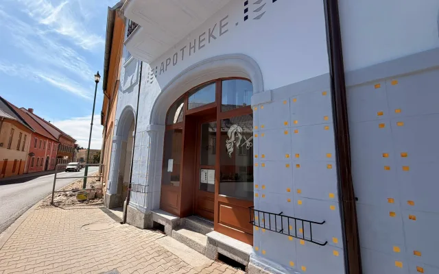 Podrobný průzkum i analýza starých fotek, bývalé lékárně se vrátila původní krása