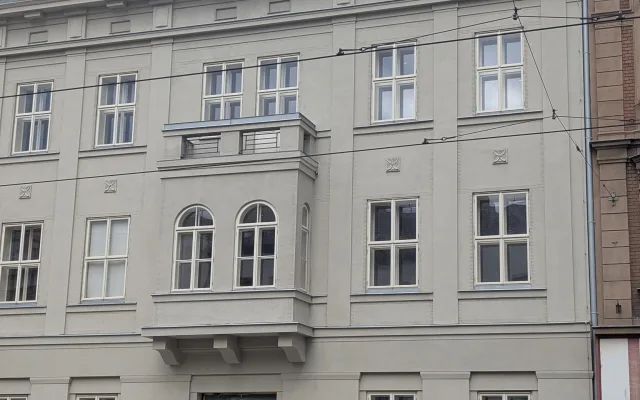 Muzeum osvobození už je bez lešení. S objektem se pojí luxus i lidské tragédie