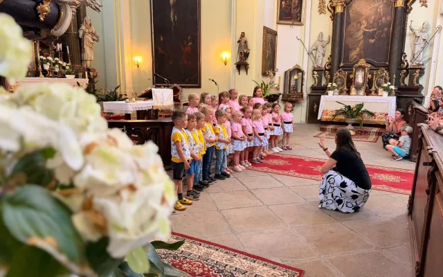 Náš kostel je již opravdu náš, radují se v Touškově. Spolu sním převzali i zahradu