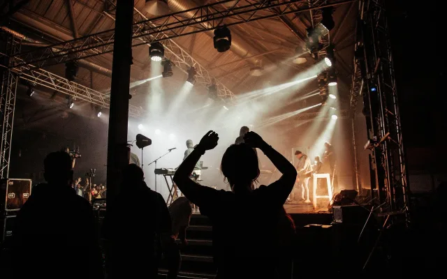 Fanoušek metalu zemřel během koncertu, festival předčasně skončil