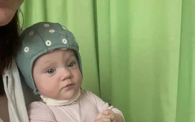 Natálka po narození prodělala sepsi i krvácení do mozku. Rodina teď prosí o pomoc