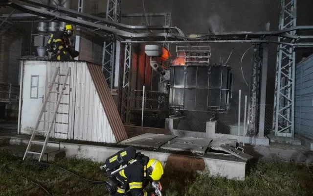 V areálu teplárny zahořel transformátor. Na místě zasahovala i chemická laboratoř