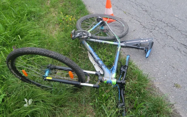 Starší cyklista nepřežil střet s dodávkou, podle všeho jí nedal přednost