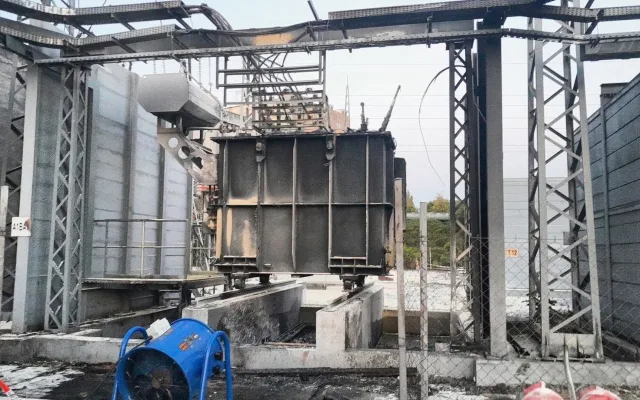 V areálu teplárny zahořel transformátor. Na místě zasahovala i chemická laboratoř