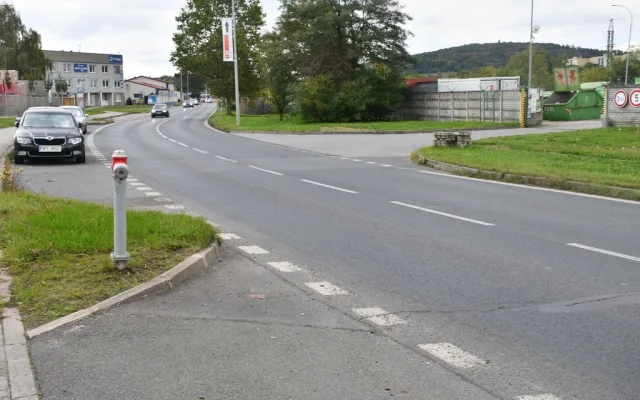 Nová stezka pro pěší a cyklisty propojí Jateční s Doubravkou. Měří 440 metrů