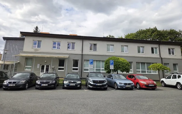 Rodiče tisíců dětí o své pediatričky nepřišli. Mají nové prostory v bývalém úřadu