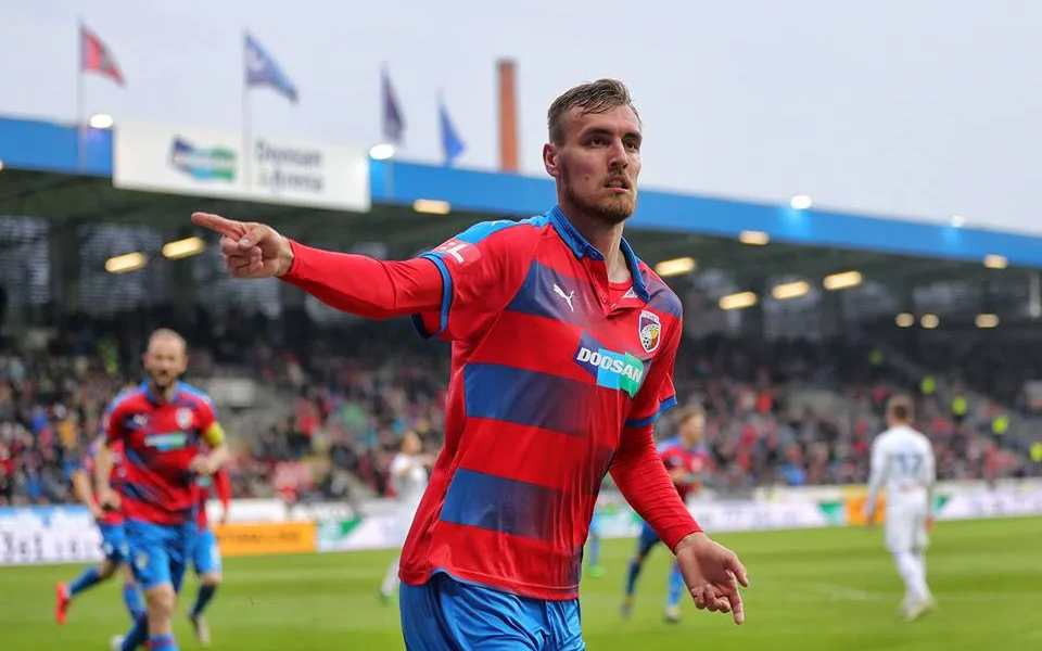 Plzeň udolala v závěru Ostravu a přiblížila se Slavii.