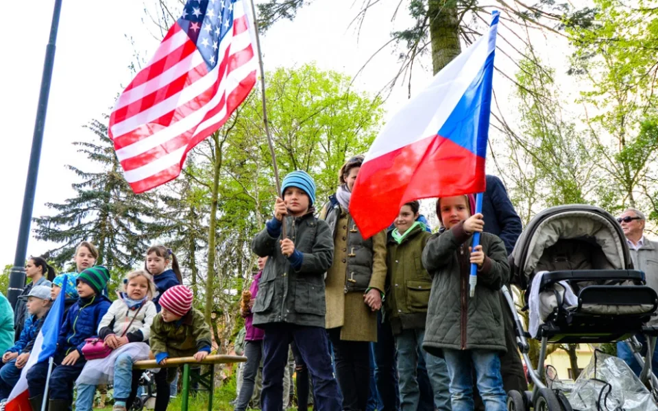 Památku obětí válek uctili občané Křimic
