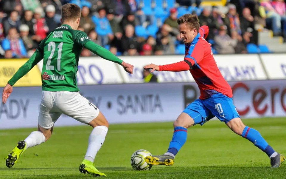 Plzeň po obratu zdolala Jablonec 2:1 a ztrácí dva body na Slavii.