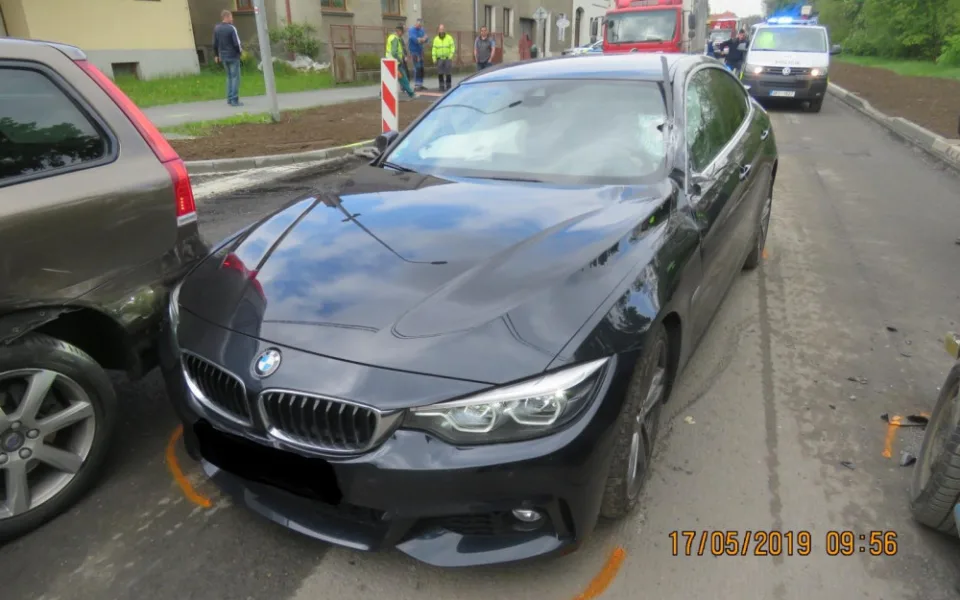 Ukradené BMW po nehdoě. 