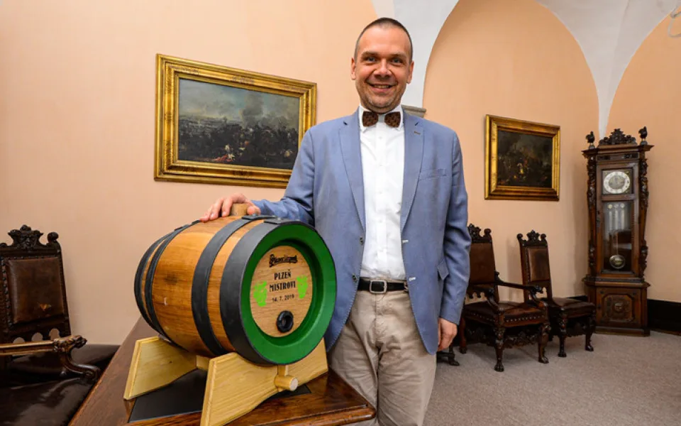 Plzeň popřála k jubileu svému rodákovi Karlu Gottovi.