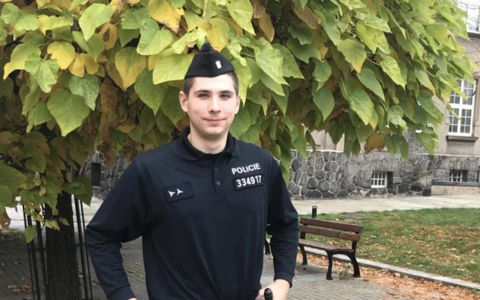 Mladý policista zachránil ve svém volnu život cyklistovi.