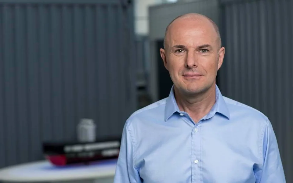 Hejtman Plzeňského kraje Josef Bernard čeká velkou dodávku respirátorů, podělí se s dalšími hejtmany