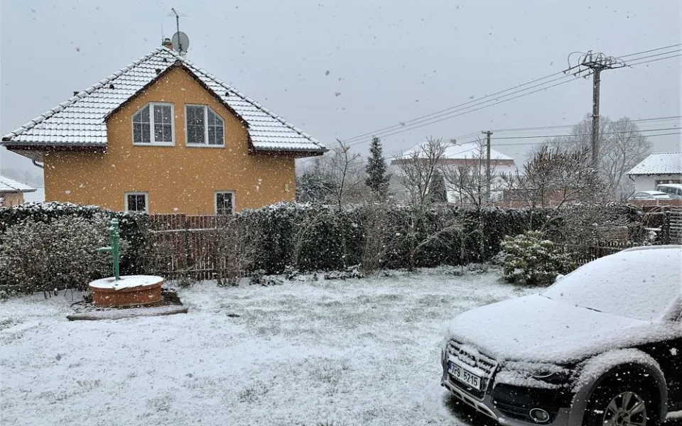 Předpovědi meteorologů se vyplnily, sněžilo a v noci zasáhne Plzeňský kraj silný mráz
