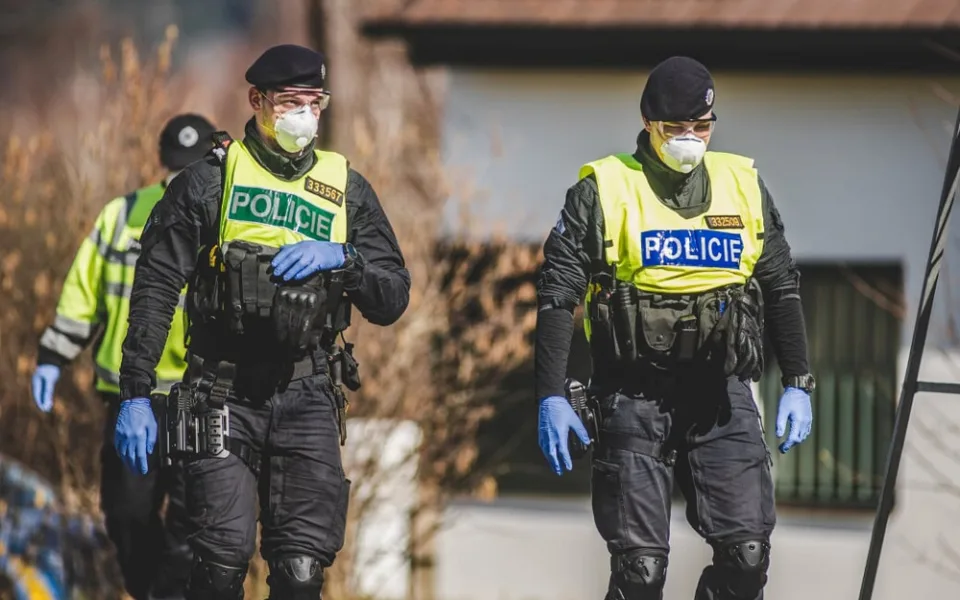 Na hranicích přechodech se SRN hlídkují policisté
