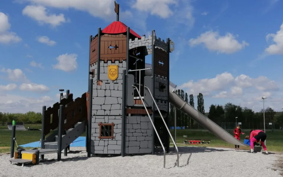 Středověký hrad je novou atrakcí ve Škodalandu