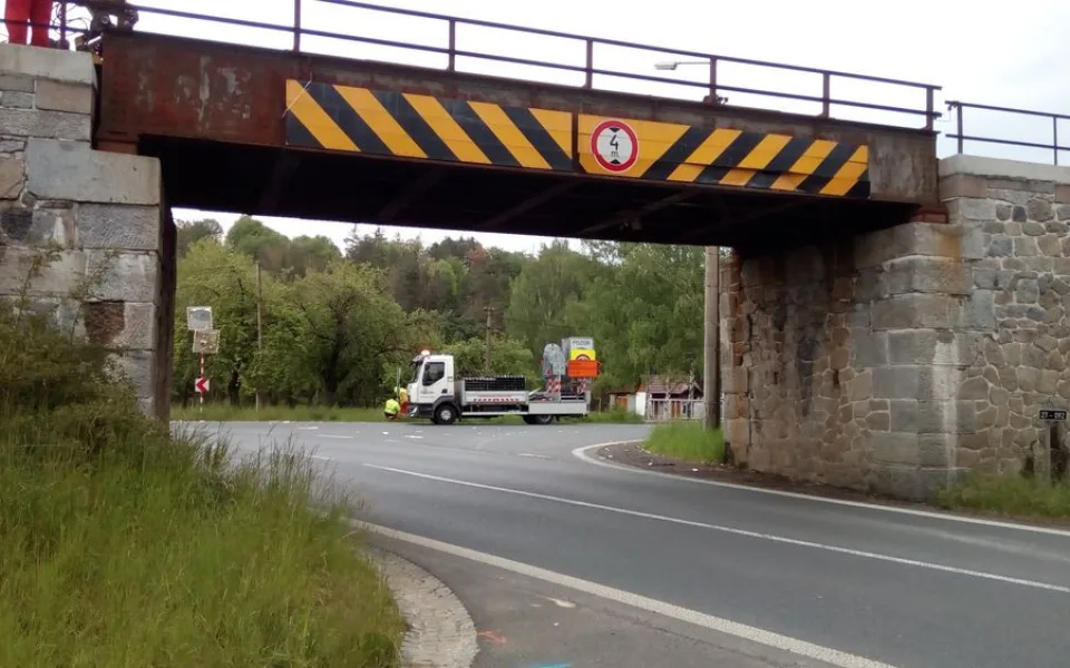 Po rekonstrukci se zvýší podjezdná výška mostu na 4,2 metru