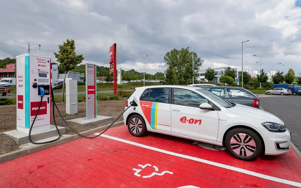 E.ON stanice u Penny Marketu v Praze_1
