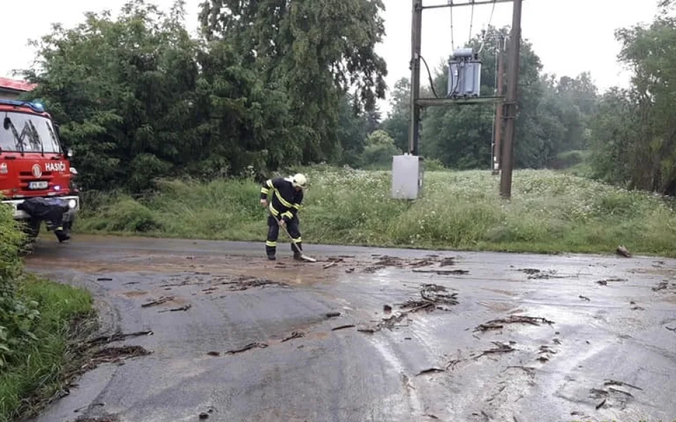 Lijáky se přehnaly i Plzeňským krajem, voda zatopila domy a silnice