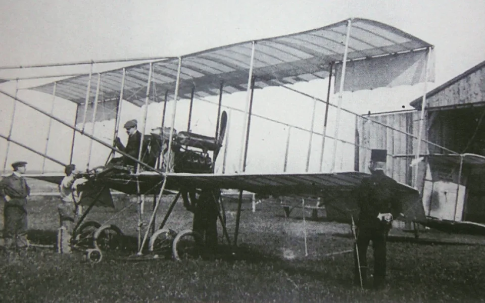 Henri Maria Jullerot na stroji Farman