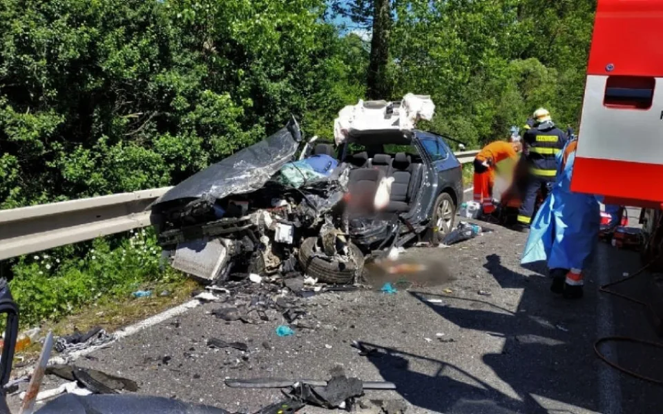 Při tragické nehodě zemřel jeden muž, dva utrpěli těžká zranění