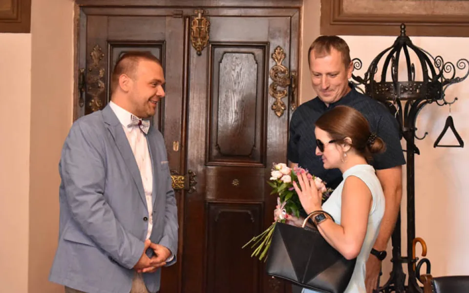 Martině Půtové gratuloval primátor Plzně Martin Baxa za získání Ceny Olgy Havlové