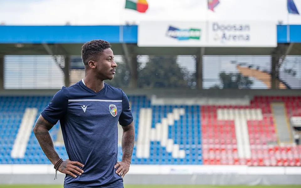 Viktoriáni mají novou posilu, do klubu přišel záložník Adriel D’Avila Ba Loua