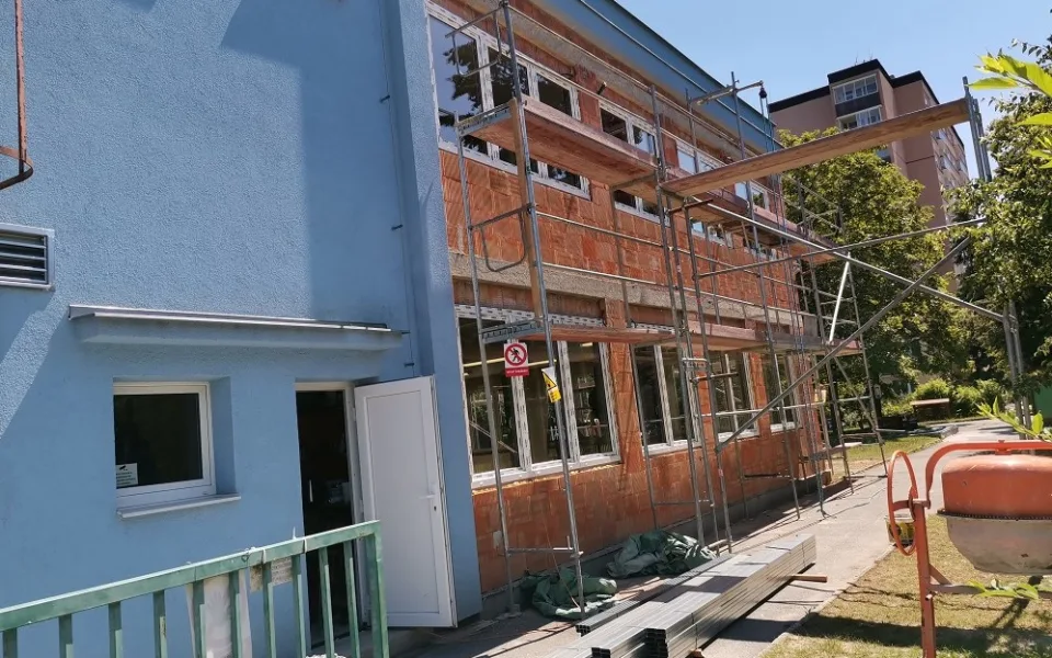 Práce na plzeňských školách jsou v plném proudu