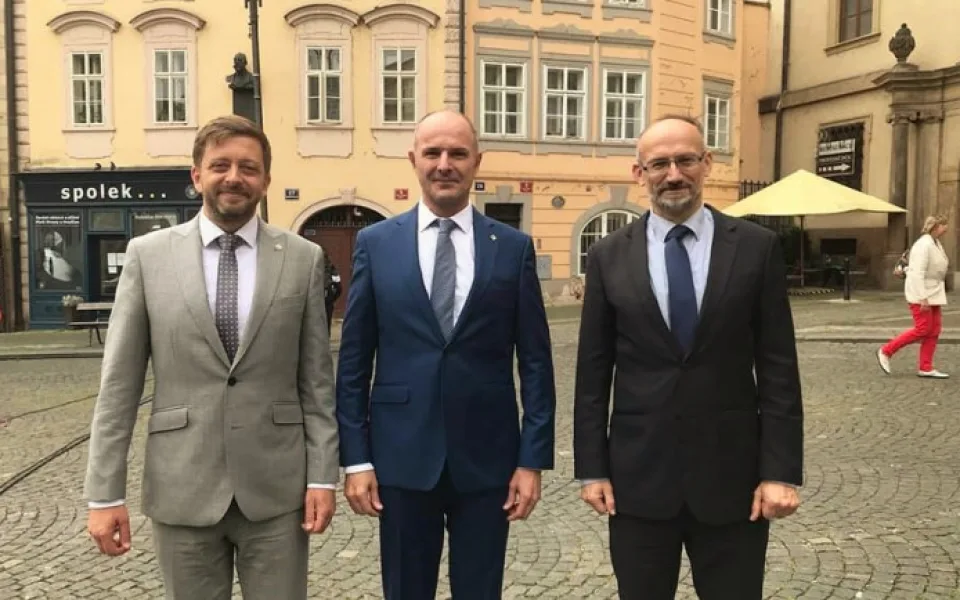 Josef Bernard se šéfem STAN Vítem Rakušanem a krajským předsedou Pavlem Čížkem