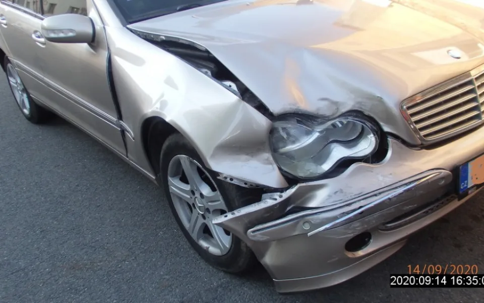 Takto dopadlo auto  ženy, která v opilosti poškodila dva další vozy