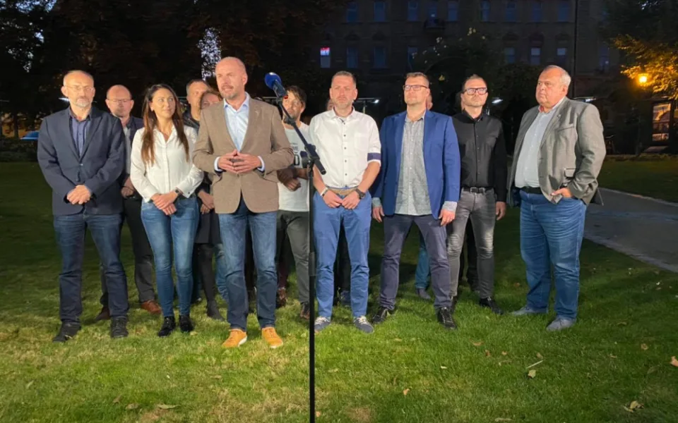 STAN a PIráti ještě dnes večer oznámili spolupráci
