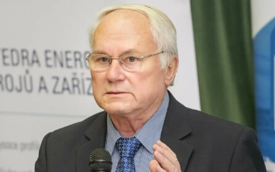 Jaderný expert František Hezoučký z Fakulty strojní ZČU získal státní vyznamenání