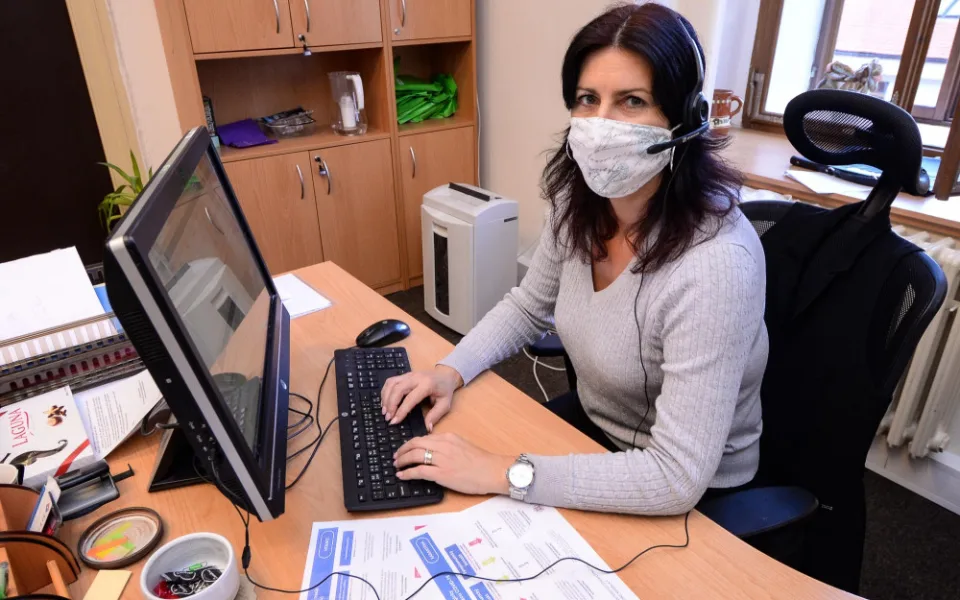 Do pomoci krajské hygieně se zapojilo deset zaměstnanců plzeňského magistrátu