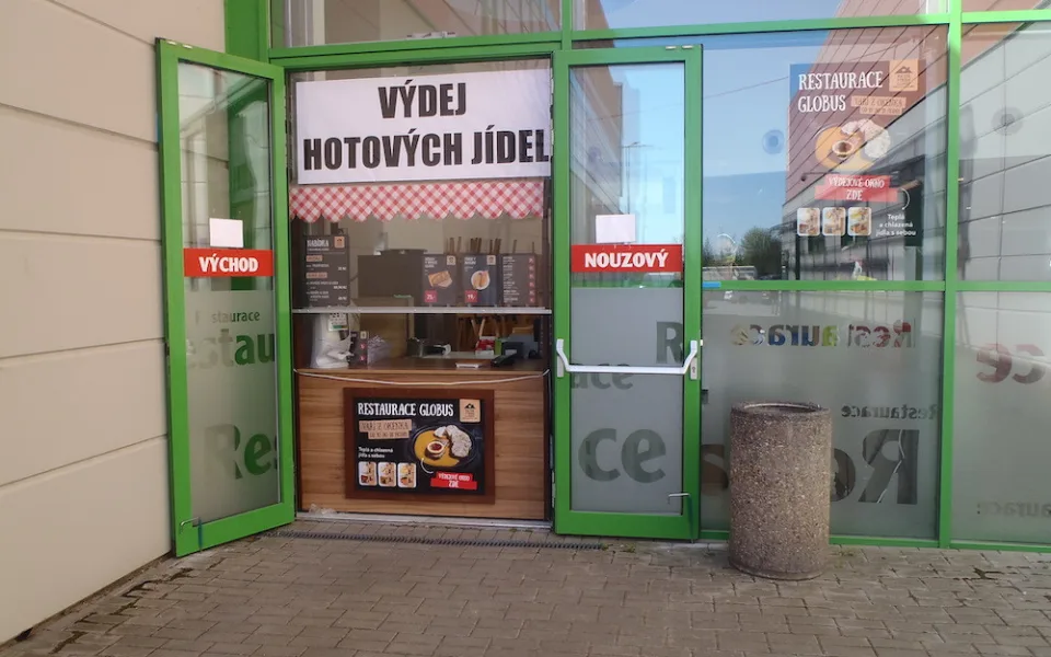 size4-16046683787749-139-krachem-je-ohrozena-kazda-druha-restaurace-podporit-je-muzete-nakupem-v-okenku